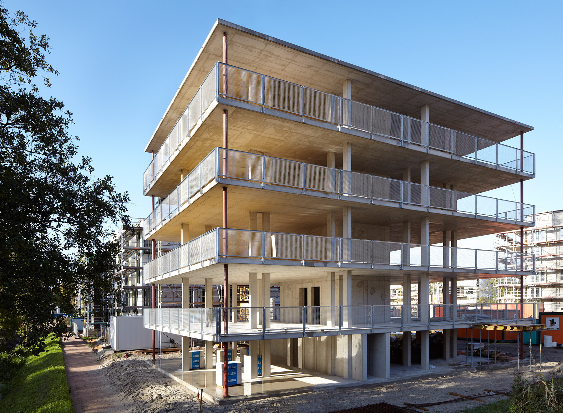 completion of 'Grundbau,' base structure